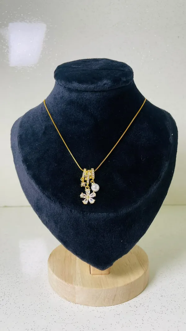 Gold_Tone_Floral_Pendant_Necklace_for_Women