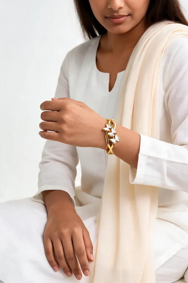 Golden_Stainless_Steel_Bracelet_For_Women