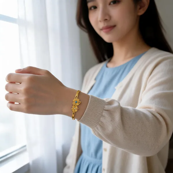 Golden_Stainless_Steel_Bracelet_For_Women