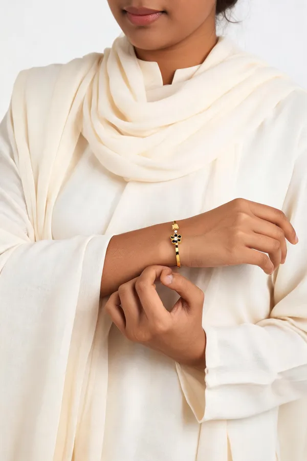 Golden_Stainless_Steel_Bracelet_For_Women