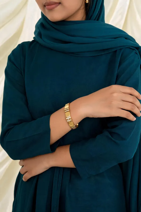 Golden_Stainless_Steel_Bracelet_For_Women