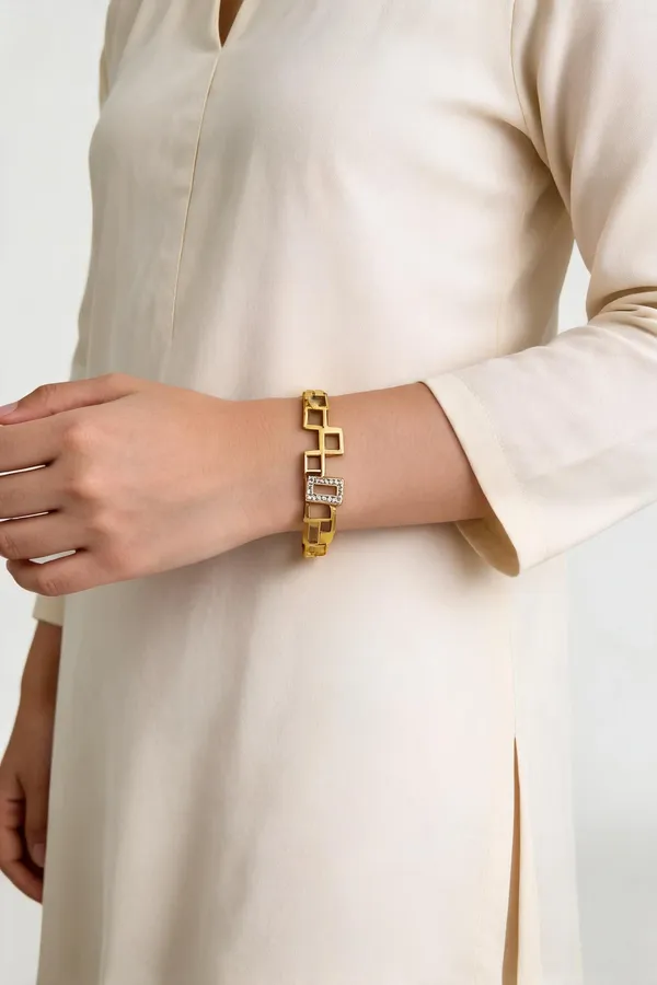 Golden_Stainless_Steel_Bracelet_For_Women