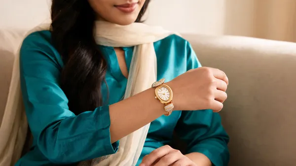 Golden_Stainless_Steel_Snake_Watch_For_Women