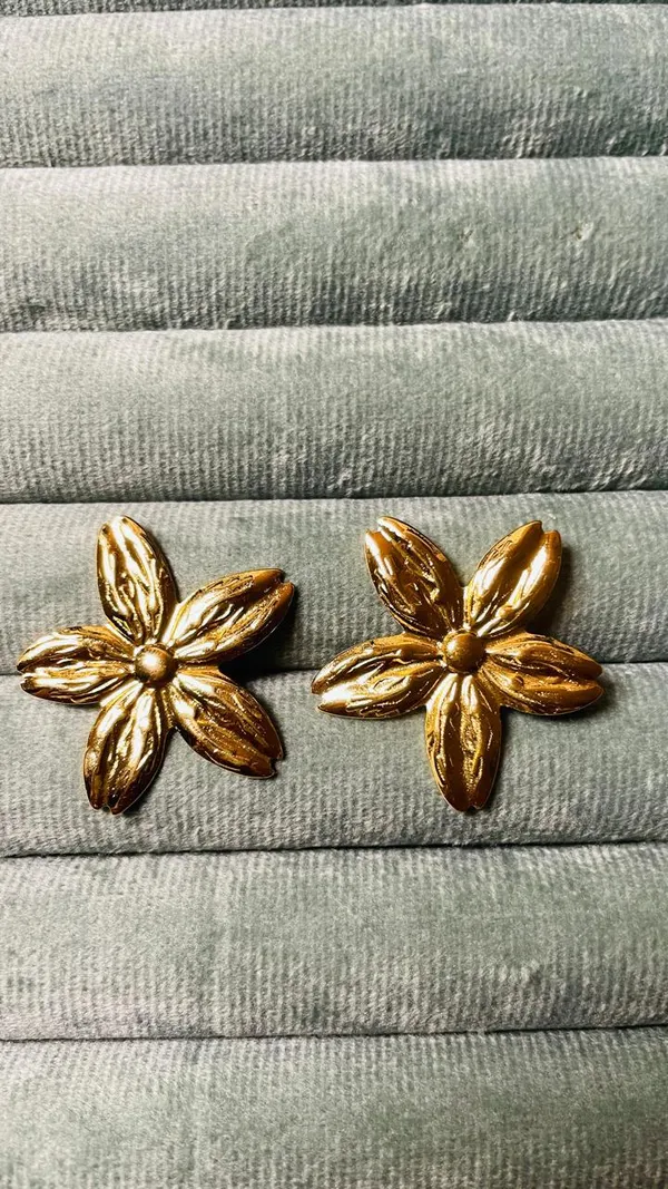 Souvelle_by_Trishh-Earrings-Golden