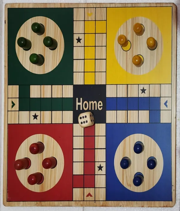 Multicolor_Wood_Ludo_Board_Game_For_Kids