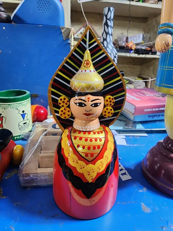Wood_Hand_Painted_Traditional_Indian_Figurine_Showpiece