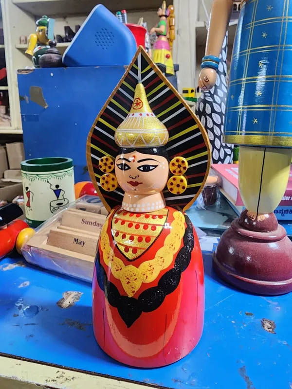 Wood_Hand_Painted_Traditional_Indian_Figurine_Showpiece