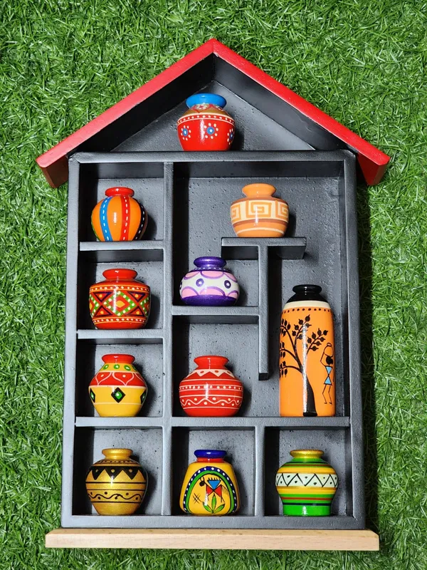 Wood_Traditional_Multicolour_Miniature_Pot_House_Wall_Decor