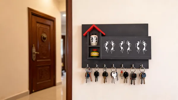 Black_Wood_Tribal_Art_Wall_Mounted_Key_Holder