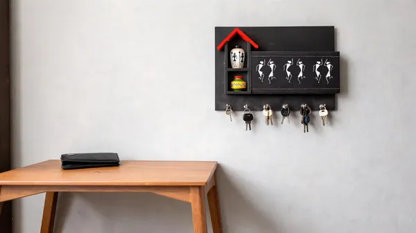 Black_Wood_Tribal_Art_Wall_Mounted_Key_Holder
