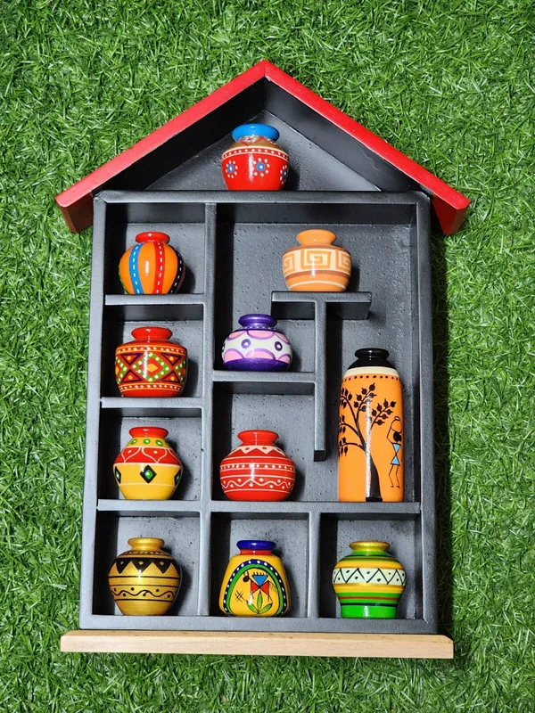 Wood_Traditional_Multicolour_Miniature_Pot_House_Wall_Decor