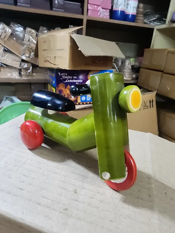 Red_Wood_Ride_On_Scooter_Toy_For_Kids