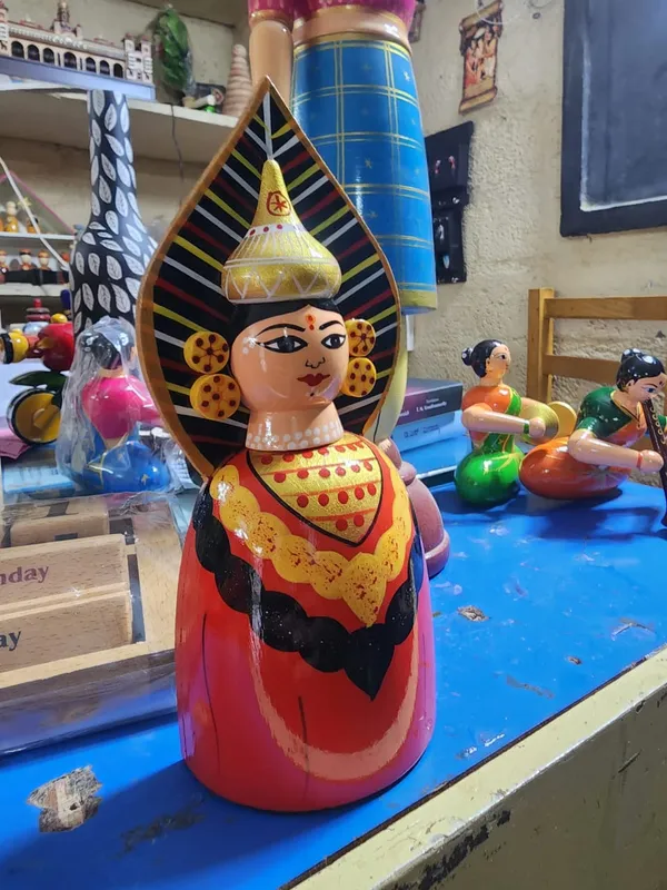 Wood_Hand_Painted_Traditional_Indian_Figurine_Showpiece