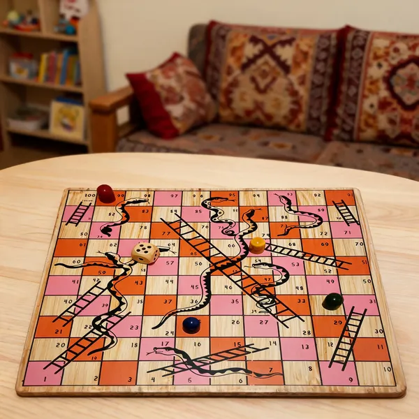 Wooden_Snakes_And_Ladders_Board_Game_For_Kids