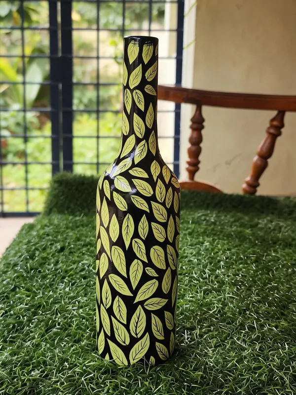 Wood_Black_Glossy_Green_Gold_Leaf_Pattern_Decorative_Vase