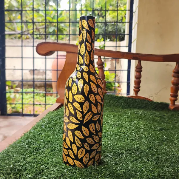 Wood_Black_Glossy_Gold_Leaf_Pattern_Decorative_Vase