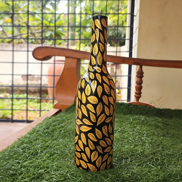 Wood_Black_Glossy_Gold_Leaf_Pattern_Decorative_Vase