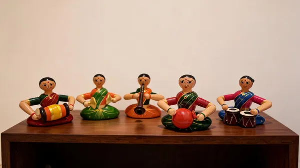 Wood_Hand_Painted_Traditional_Indian_Woman_Musical_Figurine_Set_Of_5