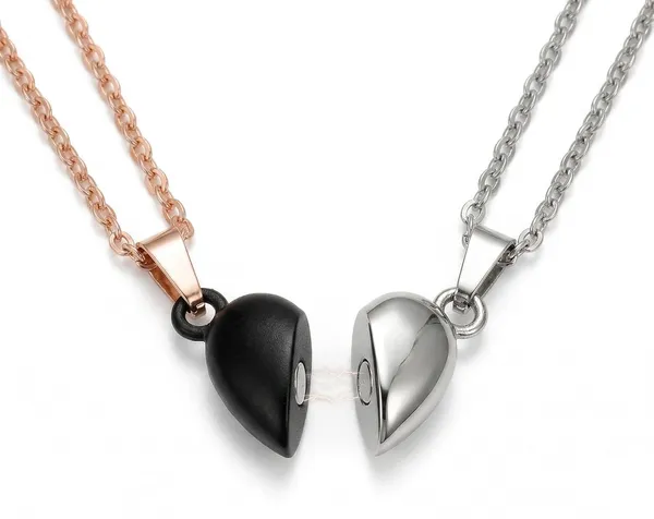 Magnetic_Friendship_Heart_Pendant_Necklace_Set
