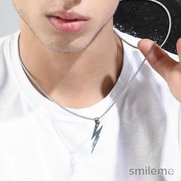 Lightning_Bolt_Pendant_Necklace