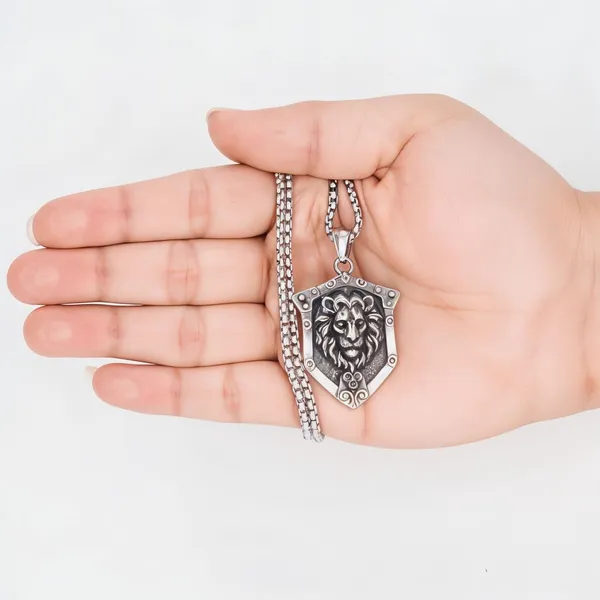 Lion_Shield_Pendant_Necklace_For_Men