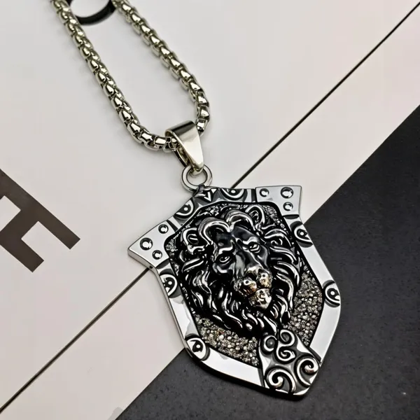 Lion_Medallion_Chain_Necklace_For_Men