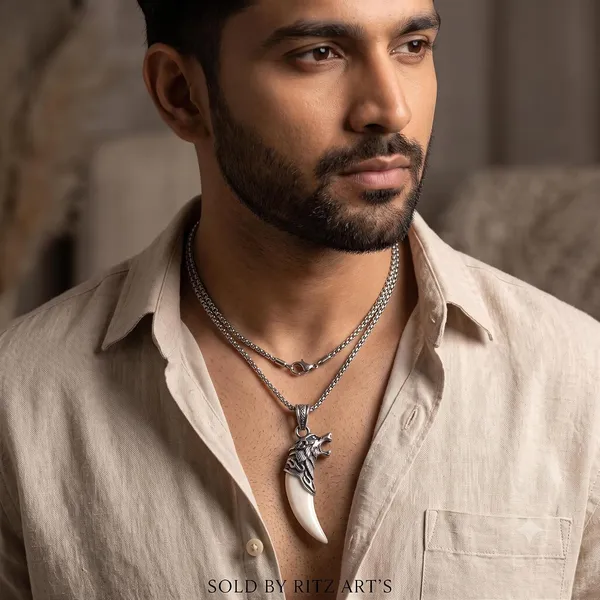 Stainless_Steel_Chain_With_Wolf_Fang_Pendant