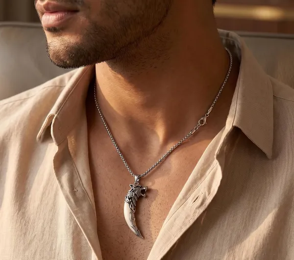 Wolf_Tooth_Pendant_Necklace_With_Stainless_Steel_Chain