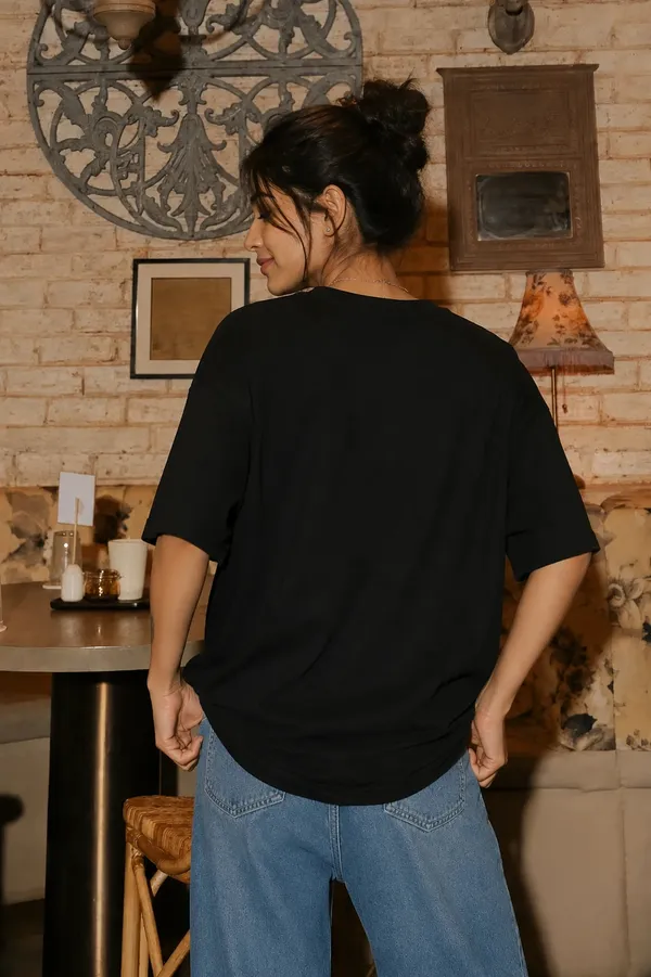 Shinchan_Oversized_Female_T_Shirt_Black