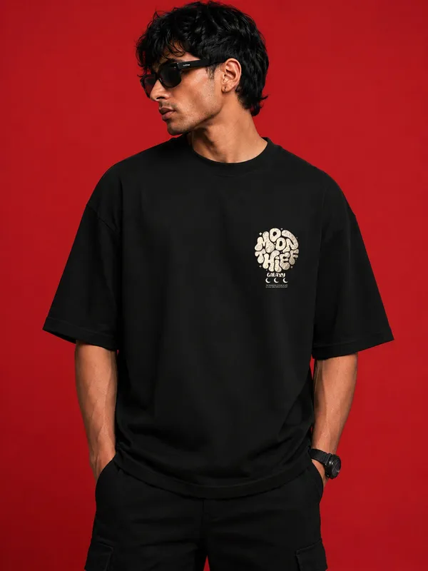 Moon_Thief_Oversized_T_Shirt_Black