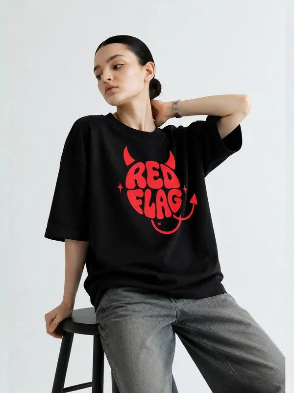 Red_Flag_Oversized_T_Shirt_For_Women_Black