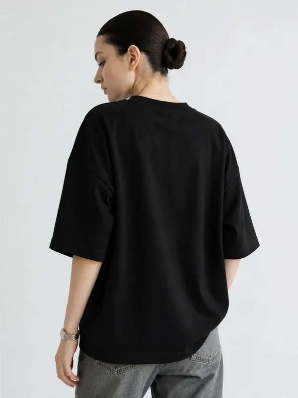 Red_Flag_Oversized_T_Shirt_For_Women_Black