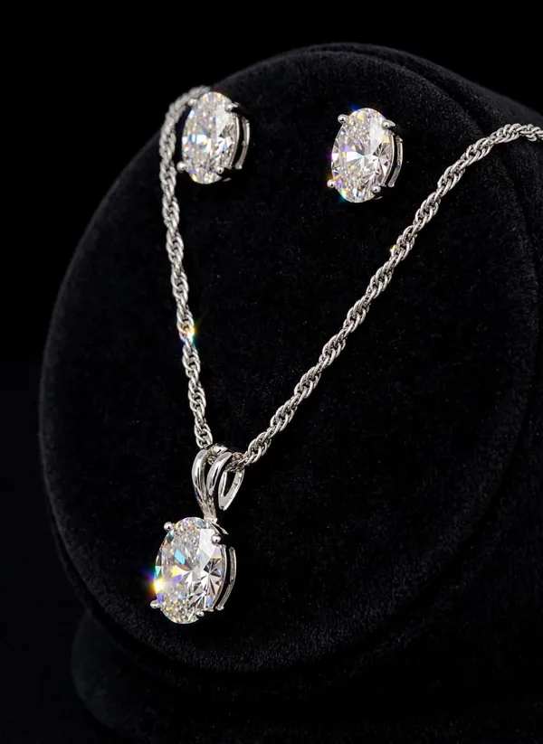 Silver_Tone_Oval_Crystal_Pendant_Jewellery_Set_For_Women
