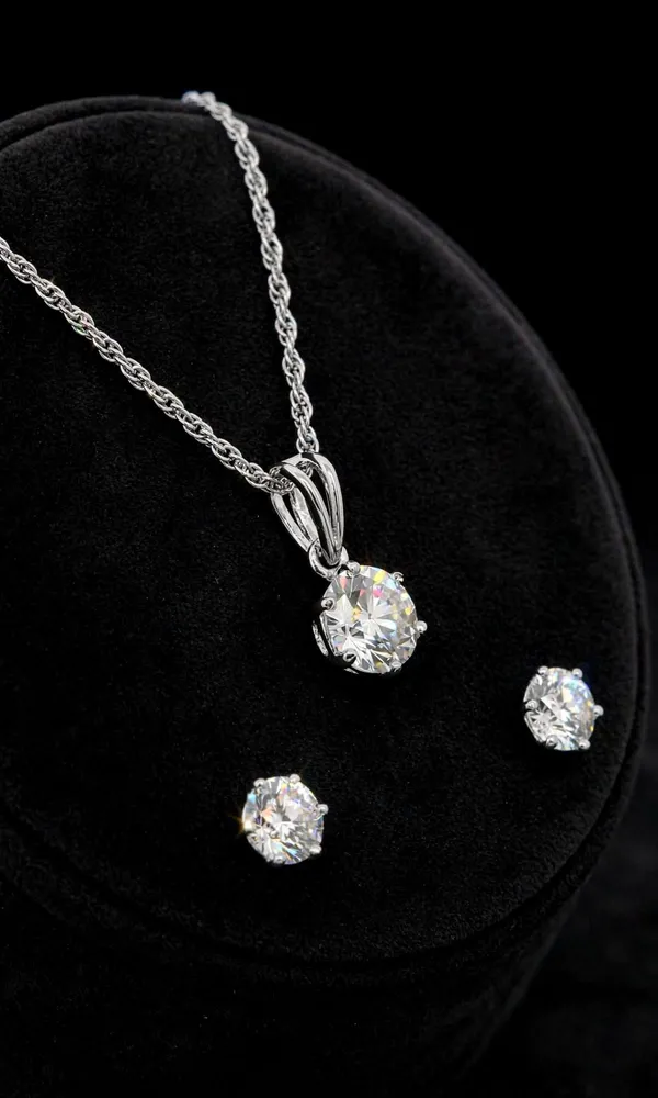 Silver_Tone_Round_Stone_Embellished_Pendant_Jewellery_Set_For_Women