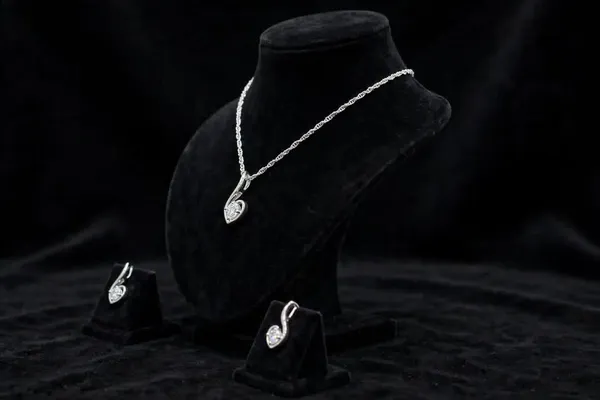 Silver_Tone_Heart_Pendant_Necklace_And_Earrings_Set_For_Women