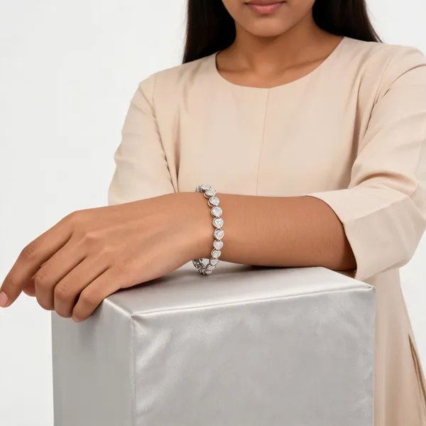 Silver_Tone_Teardrop_Stone_Link_Bracelet_For_Women