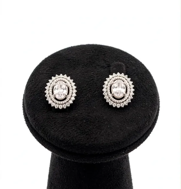 Silver_Oval_Clear_Stone_Embellished_Stud_Earrings_For_Women