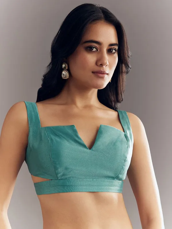 Embellished_Sarees_With_Blouse_(5.5_Metre_Saree_With_Stitched_Blouse)