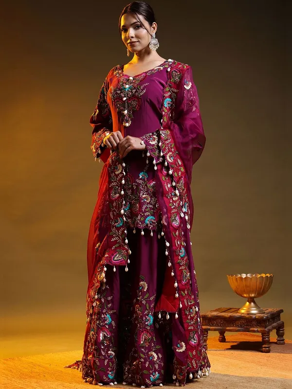 Women_Ethnic_Motifs_Embroidered_Regular_Thread_Work_Silk_Crepe_Kurta_with_Sharara_&_With_Dupatta