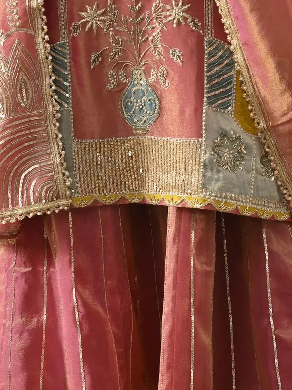 Women_Ethnic_Motifs_Embroidered_Regular_Sequinned_Kurta_with_Sharara_&_With_Dupatta