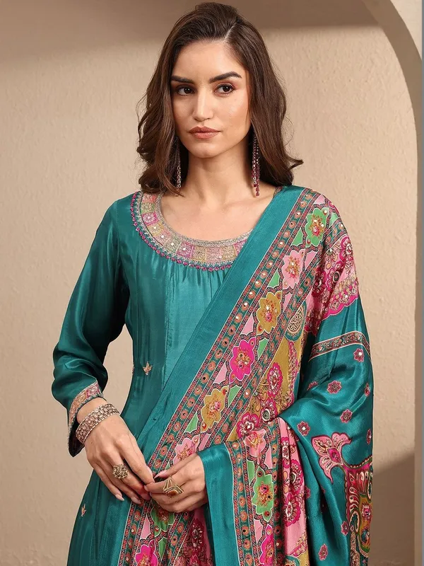 Women_Ethnic_Motifs_Embroidered_Pleated_Thread_Work_Silk_Crepe_Kurta_with_Trousers_&_With_Dupatta