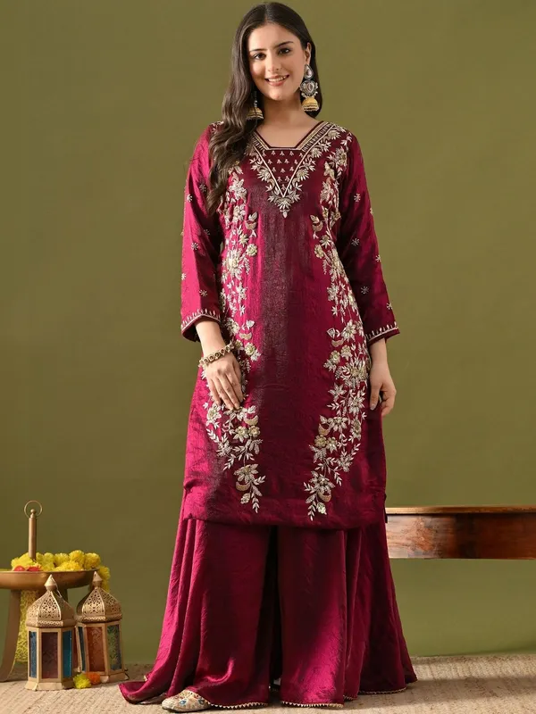 Ethnic_Motifs_Embroidered_Regular_Thread_Work_Kurta_with_Palazzos_&_With_Dupatta