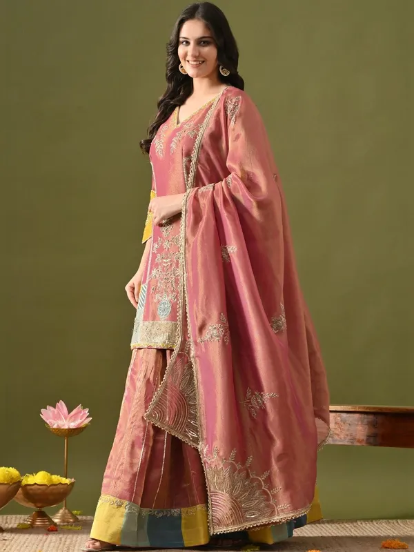 Women_Ethnic_Motifs_Embroidered_Regular_Sequinned_Kurta_with_Sharara_&_With_Dupatta