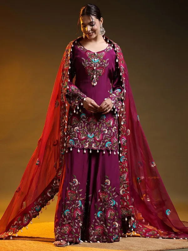 Women_Ethnic_Motifs_Embroidered_Regular_Thread_Work_Silk_Crepe_Kurta_with_Sharara_&_With_Dupatta