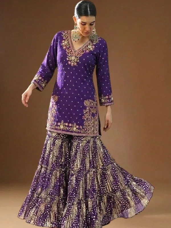 Women_Ethnic_Motifs_Printed_Regular_Beads_and_Stones_Chanderi_Silk_Kurta_with_Sharara