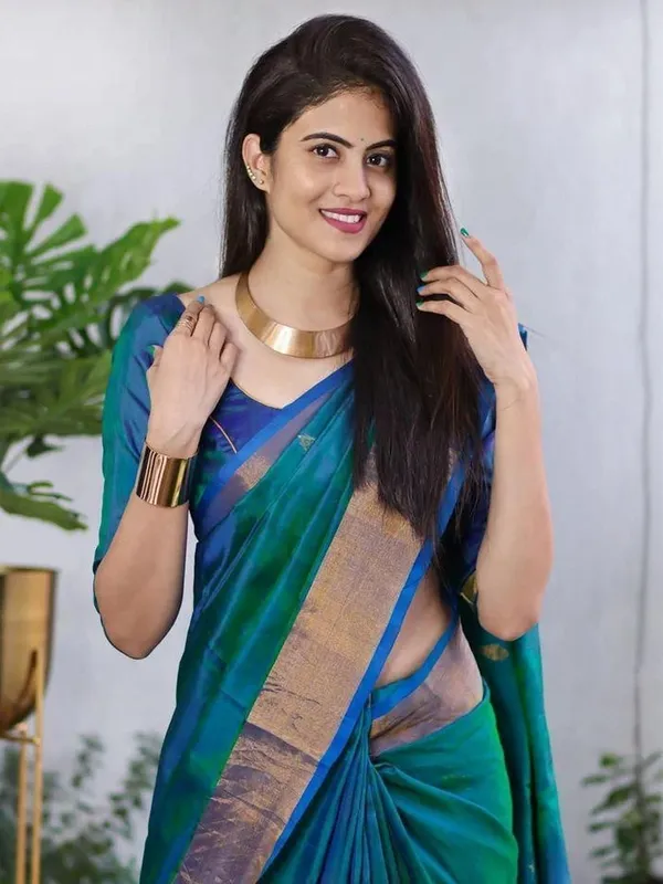 Woven_Design_Zari_Banarasi_Saree_(5.5_Metre_Saree_With_Stitched_Blouse)