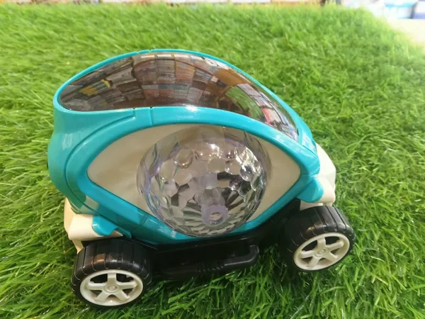 Turquoise_Faceted_Dome_Toy_Car