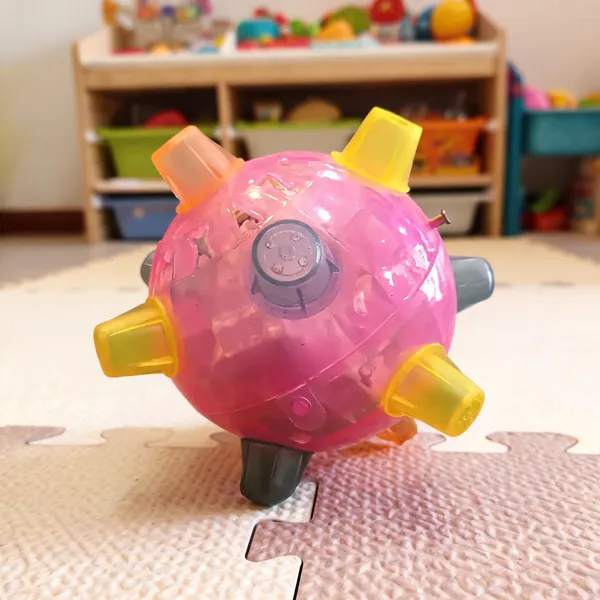 Red_Plastic_Gleams_Ball