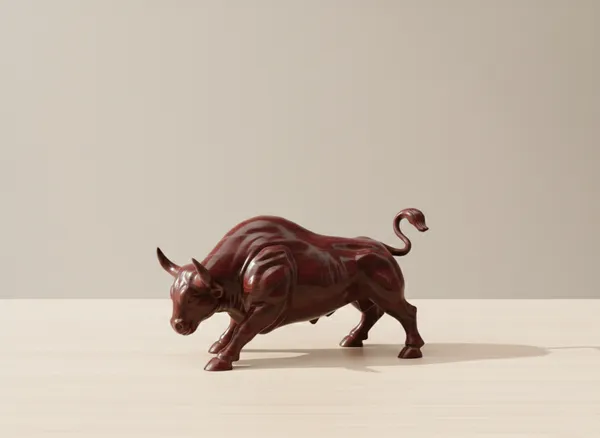 Majestic_Bull_Statue_Minimalist_Strength_Decor_Red