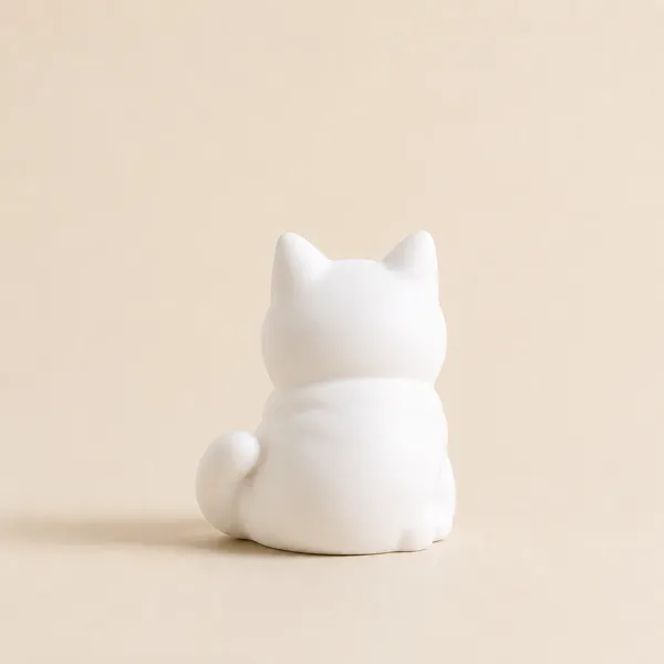 Minimalist_Smiling_Cat_Figurine_Modern_Home_Decor_Accent_Clear